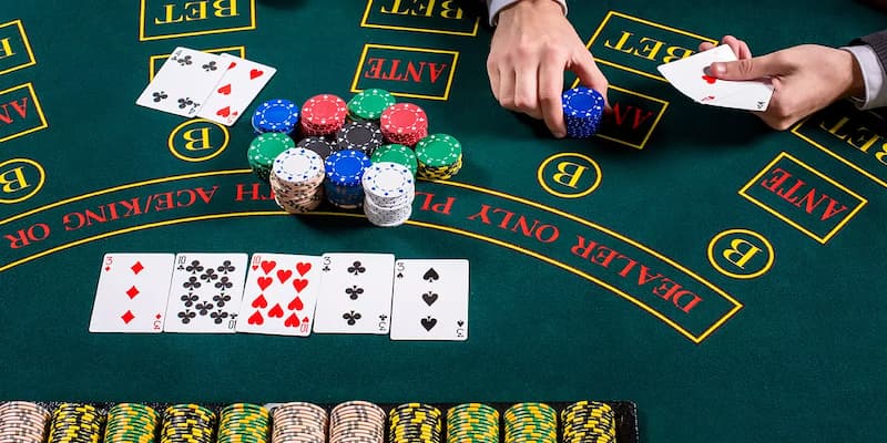 Các tổ hợp bài phổ biến trong poker 